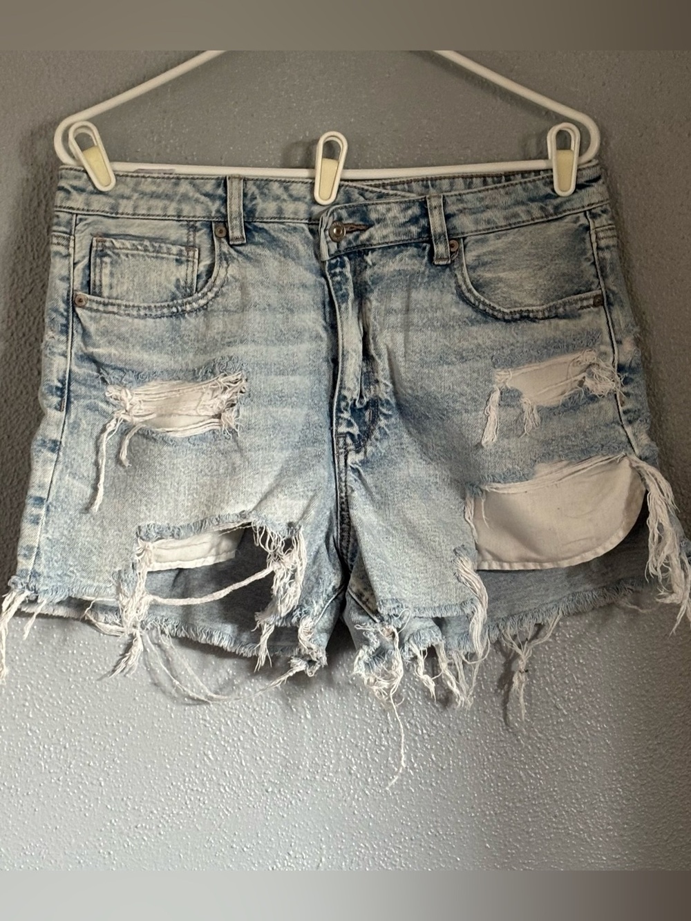 American Eagle Distressed Strigid Jean Shorts Women’s Size 14